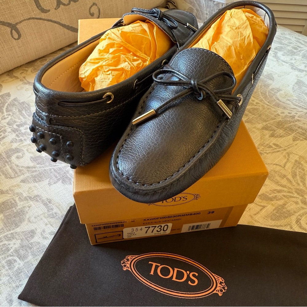 Tod's Leather Loafers Driving Moccasins size 9